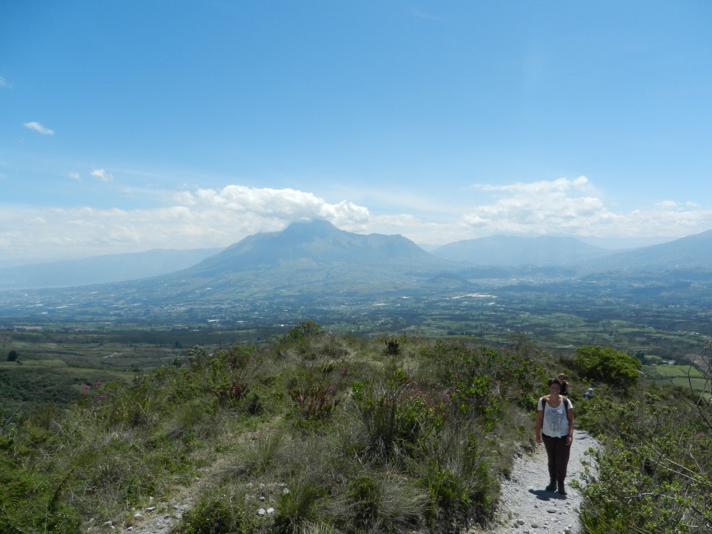 Blick zurück auf Otavalo und den Imbabura